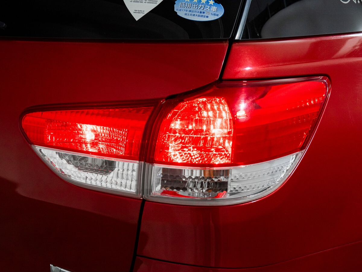 Toyota Wish 2010 - фото автомобиля