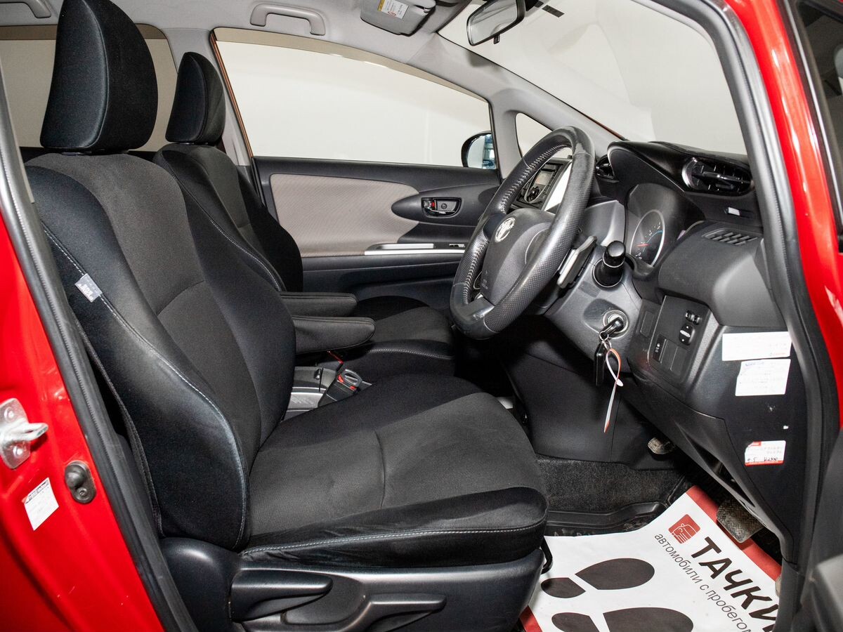 Toyota Wish 2010 - фото автомобиля