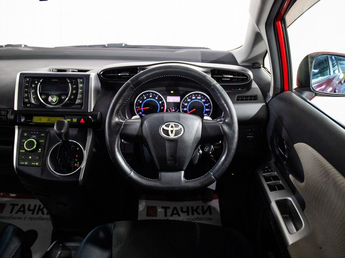 Toyota Wish 2010 - фото автомобиля