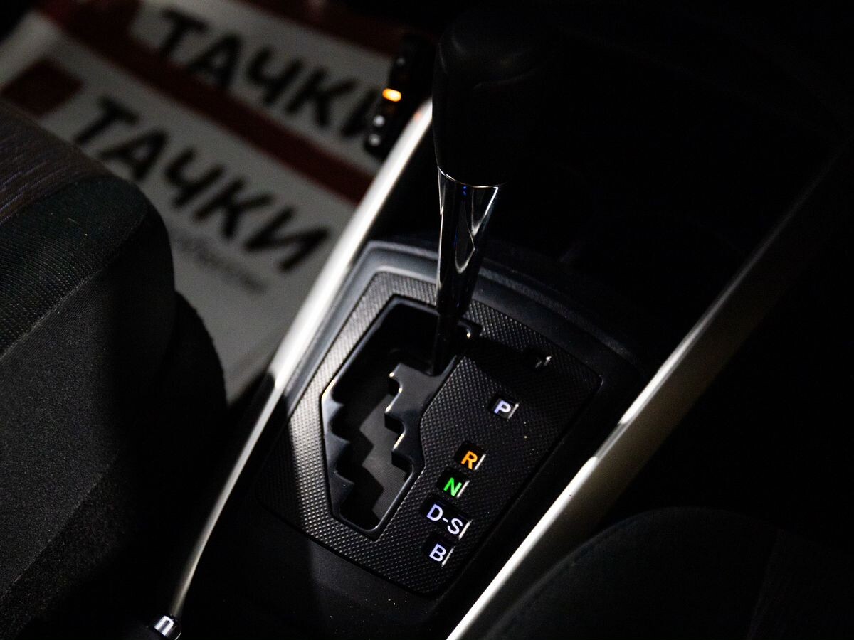 Toyota Corolla Fielder 2018 - фото автомобиля