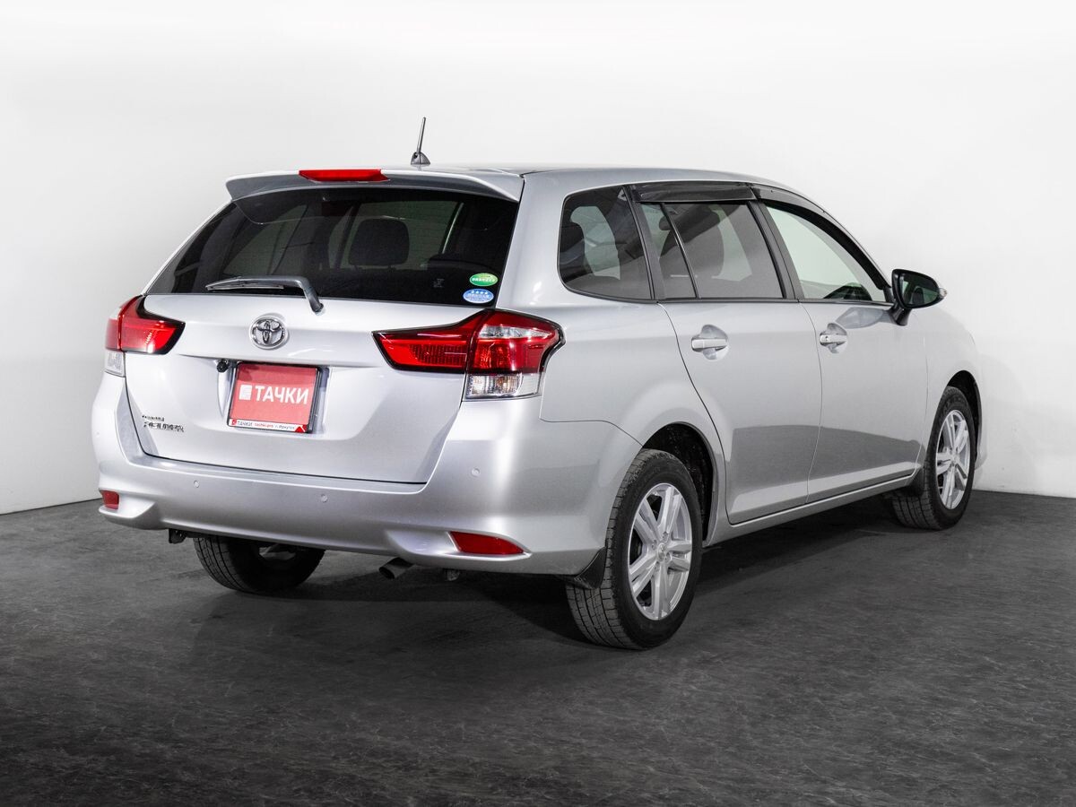 Toyota Corolla Fielder 2018 - фото автомобиля