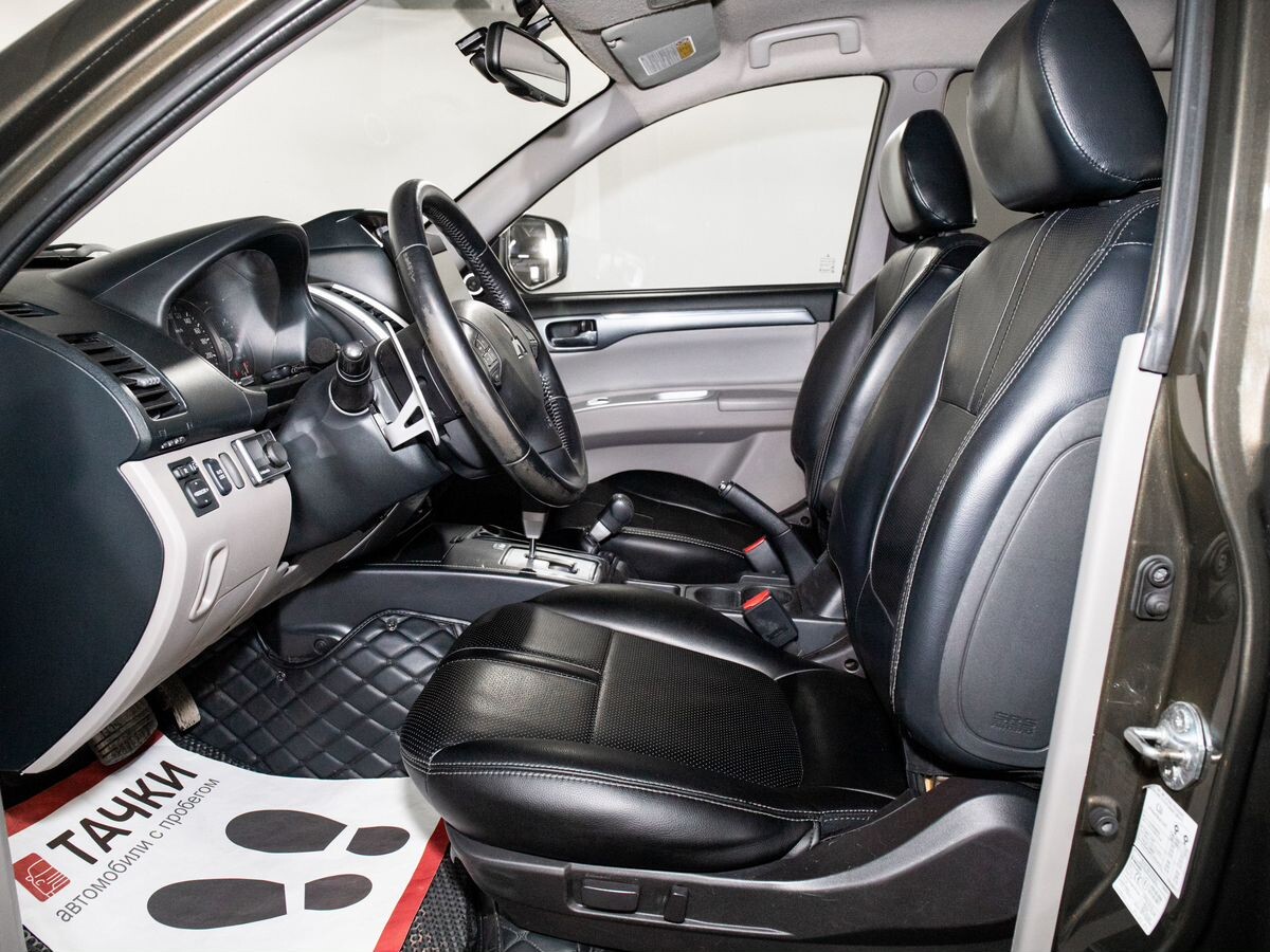 Mitsubishi Pajero Sport 2015 - фото автомобиля