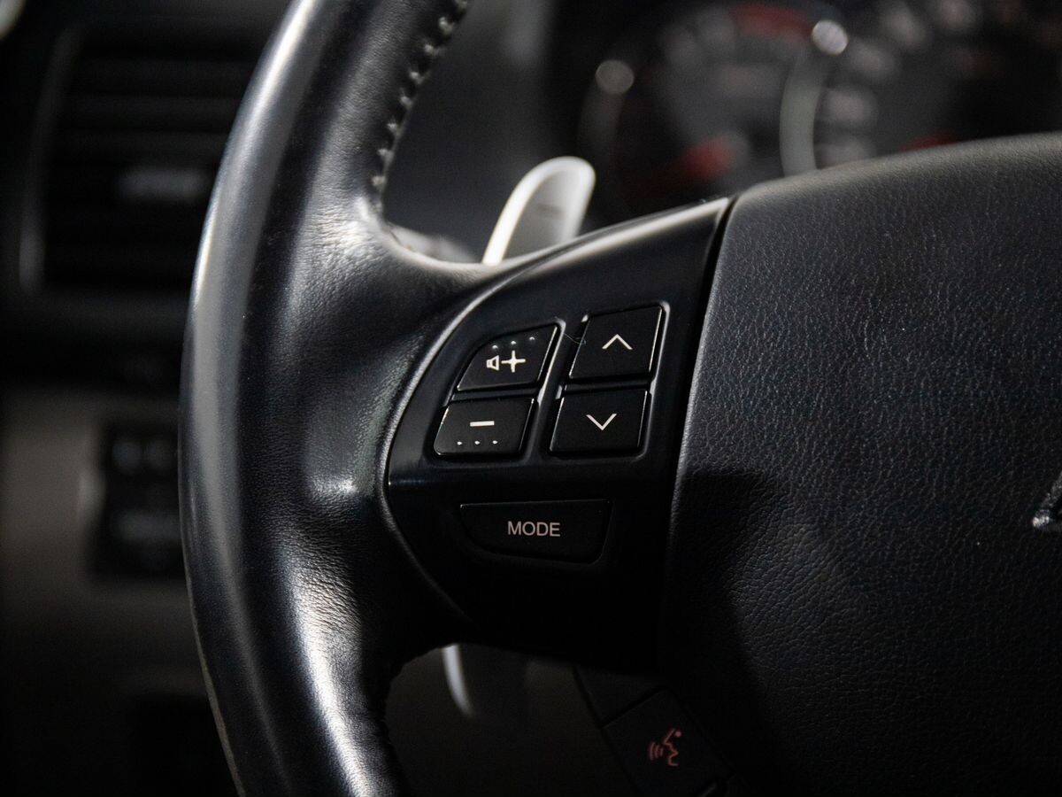 Mitsubishi Pajero Sport 2015 - фото автомобиля