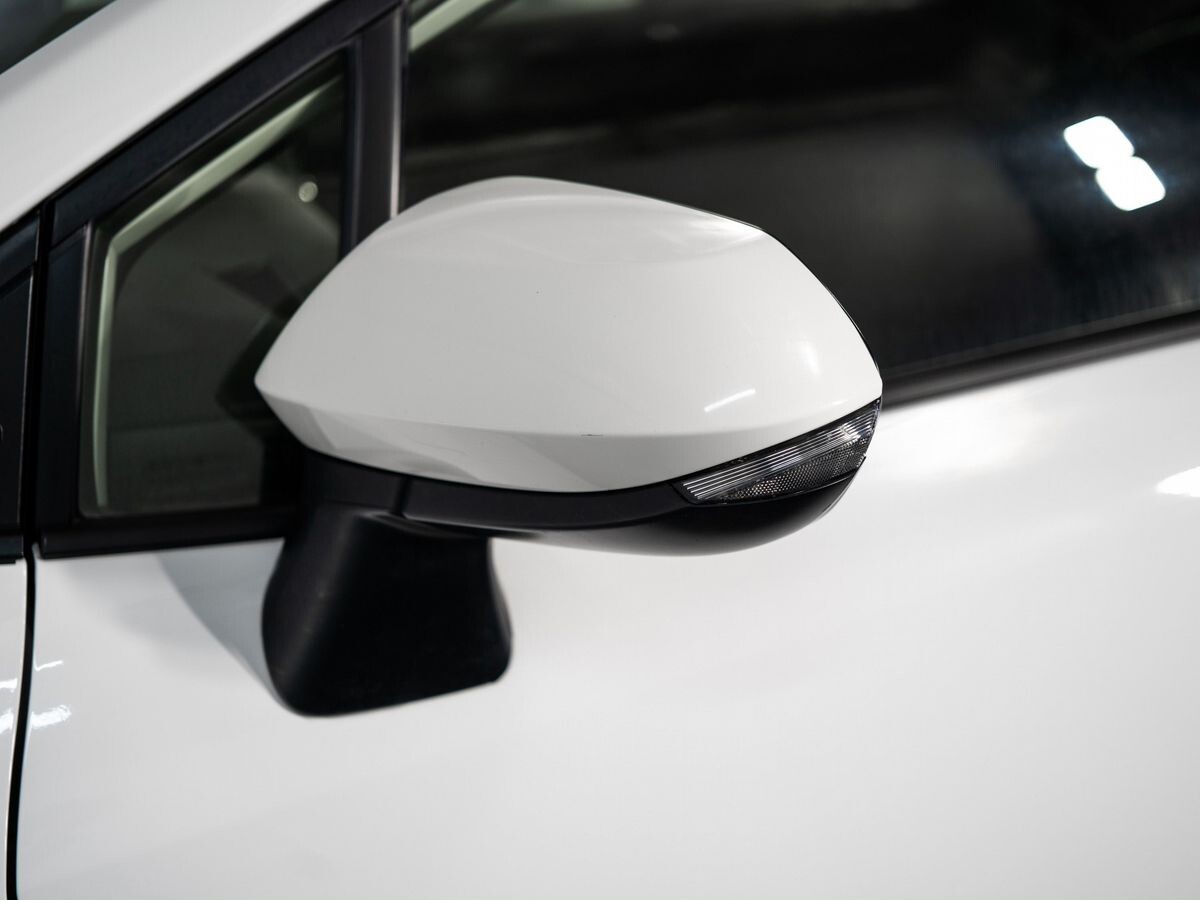 Toyota Corolla 2021 - фото автомобиля