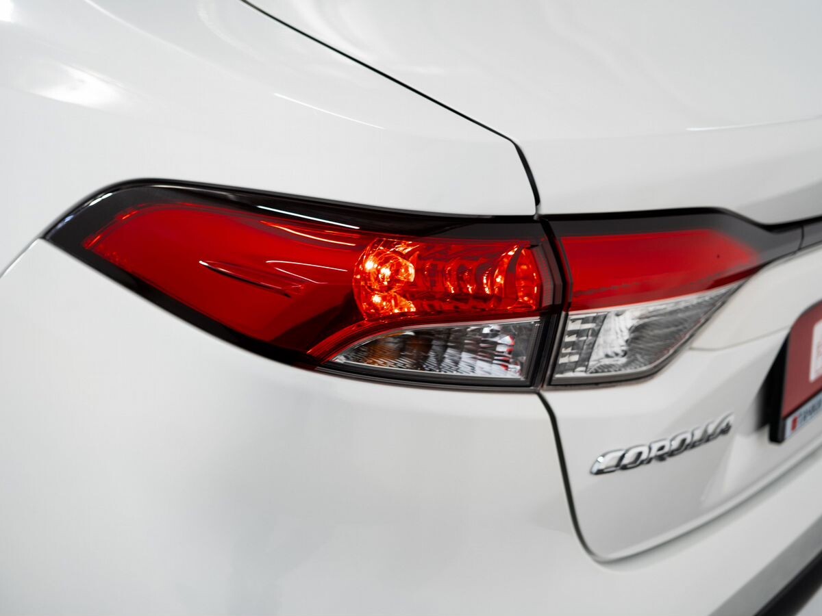 Toyota Corolla 2021 - фото автомобиля