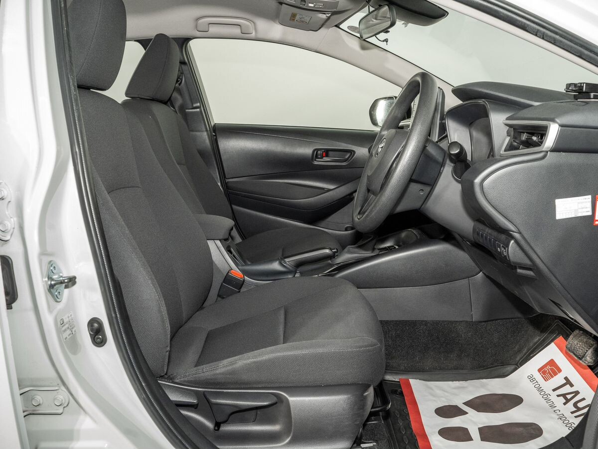 Toyota Corolla 2021 - фото автомобиля