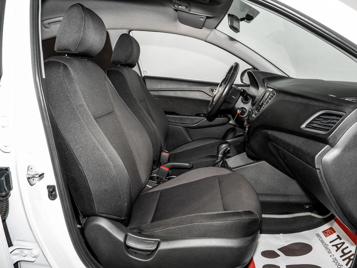 Hyundai Solaris 2017 - фото автомобиля