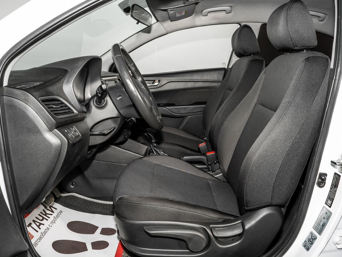 Hyundai Solaris 2017 - фото автомобиля