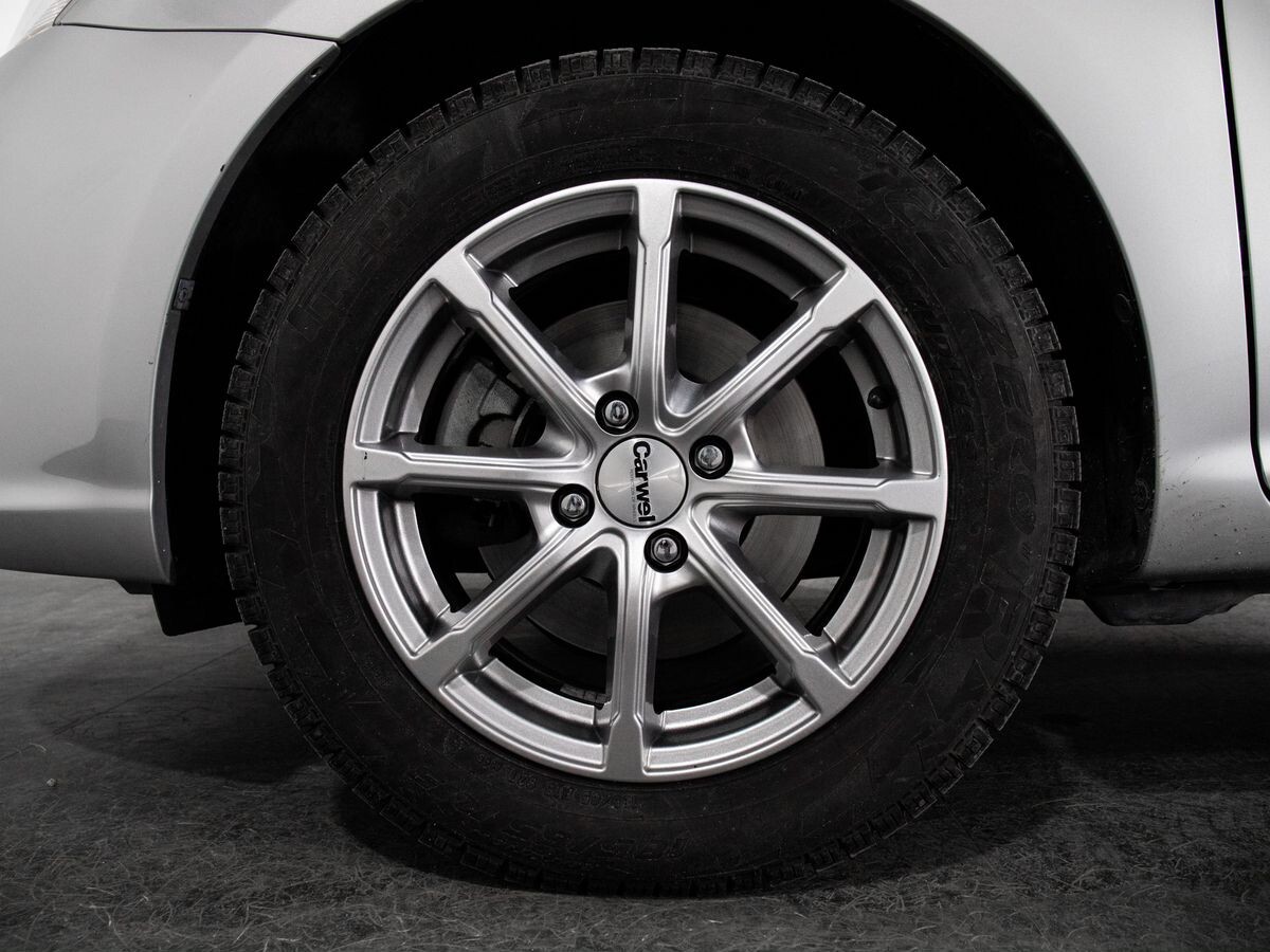 Toyota Corolla 2014 - фото автомобиля