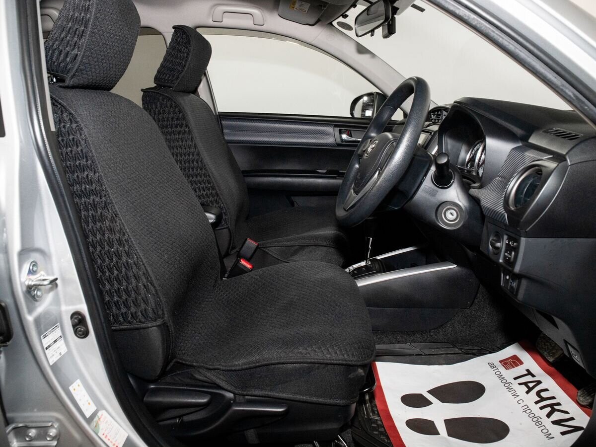 Toyota Corolla 2014 - фото автомобиля