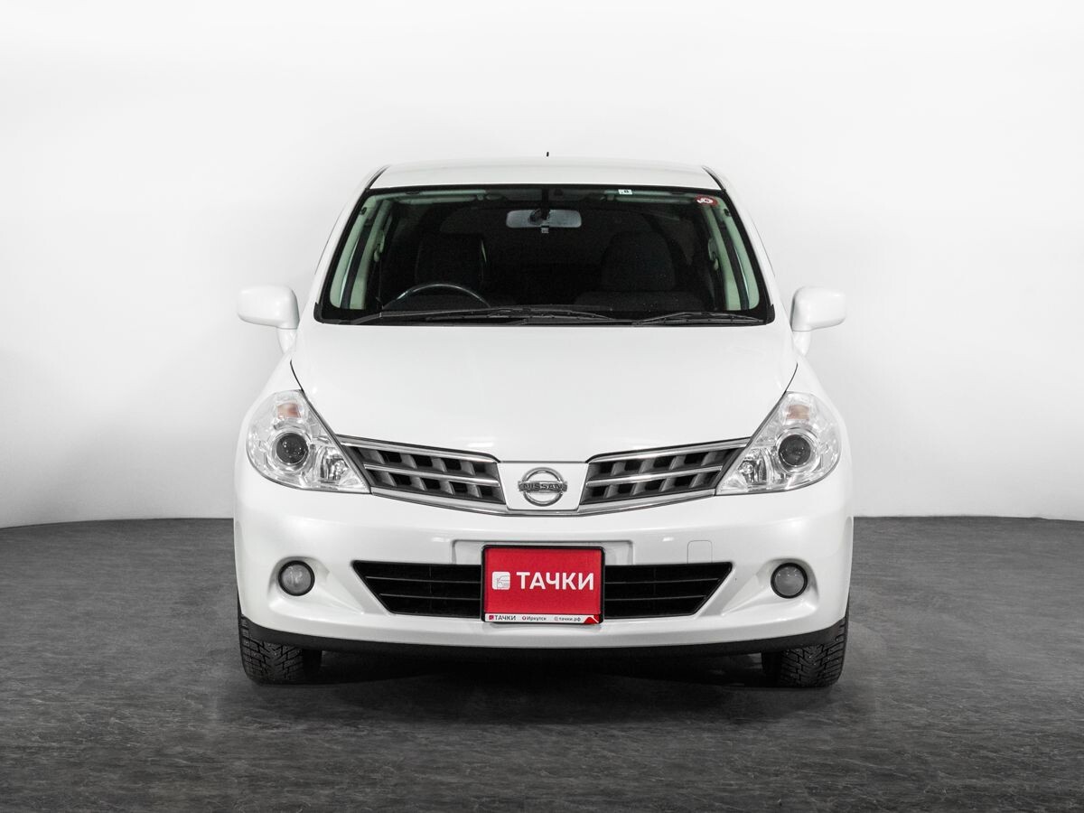 Nissan Tiida 2011 - фото автомобиля