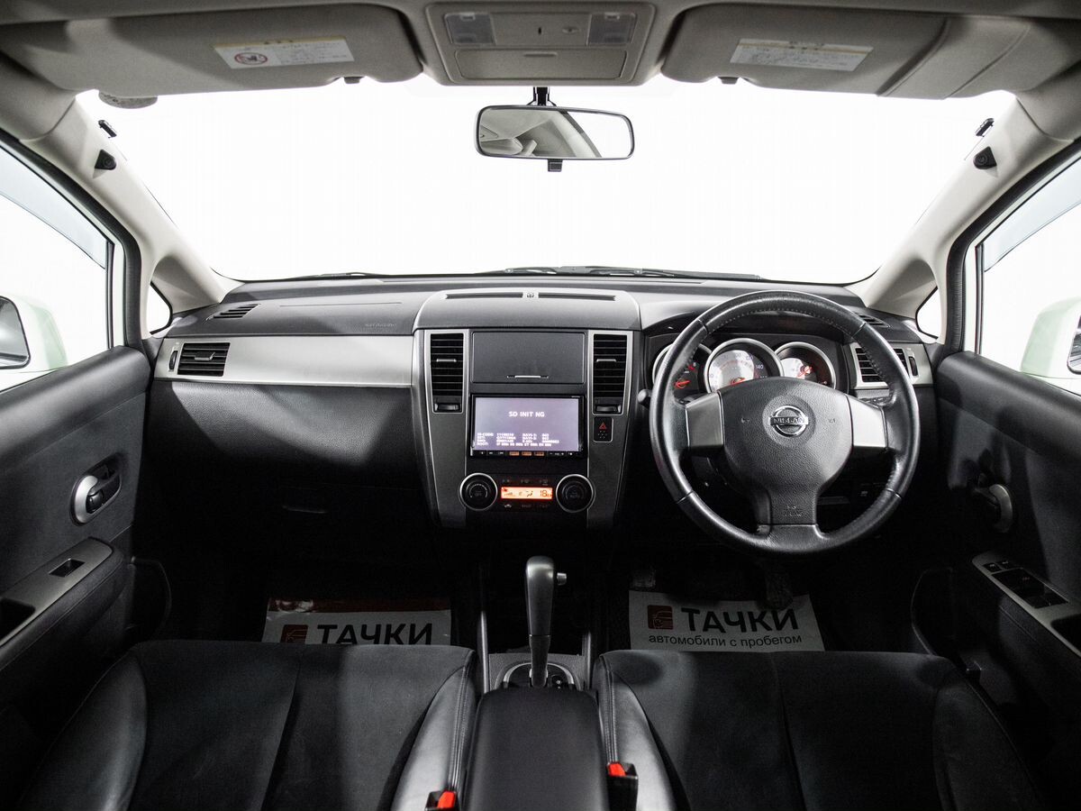 Nissan Tiida 2011 - фото автомобиля