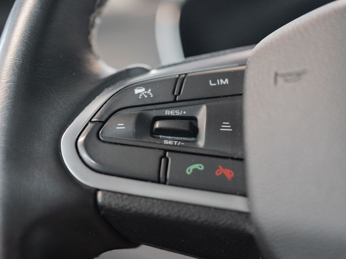 Geely Atlas Pro 2022 - фото автомобиля