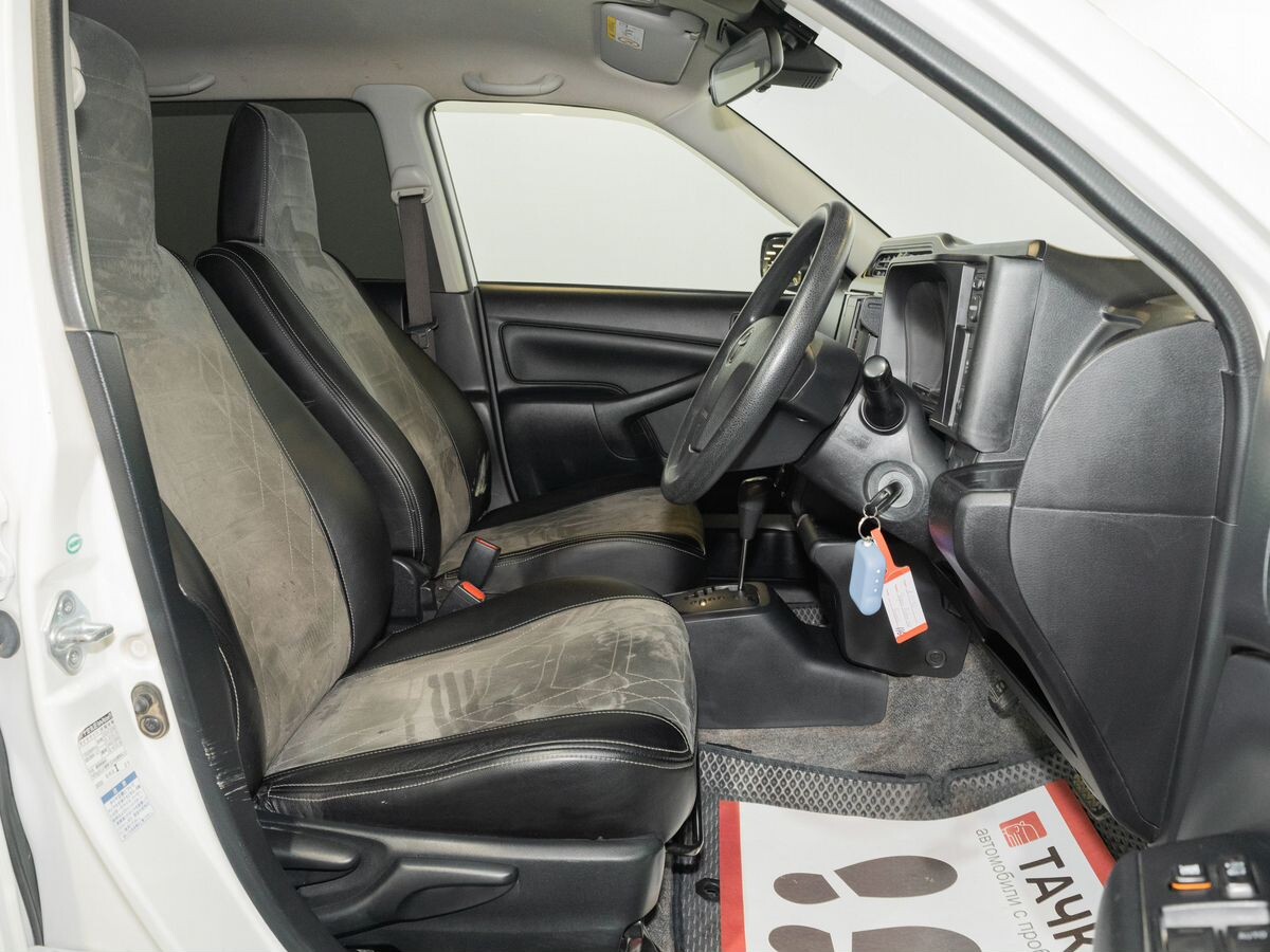 Toyota Probox 2018 - фото автомобиля