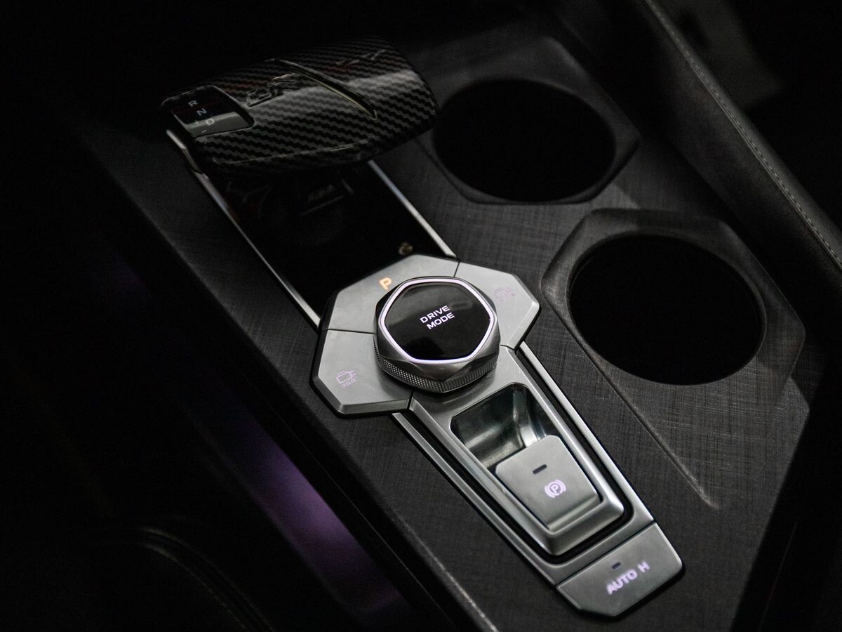 Changan UNI-V 2022 - фото автомобиля