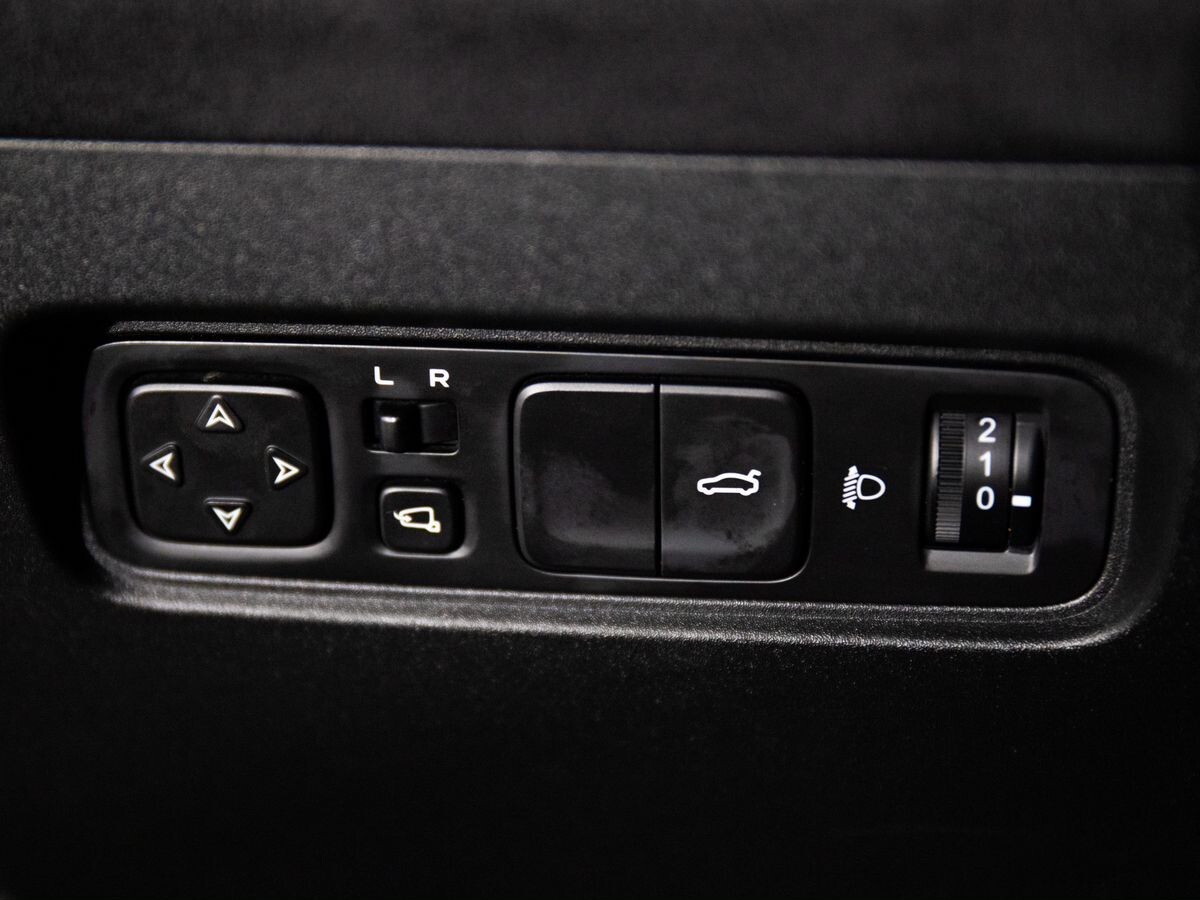 Changan UNI-V 2022 - фото автомобиля