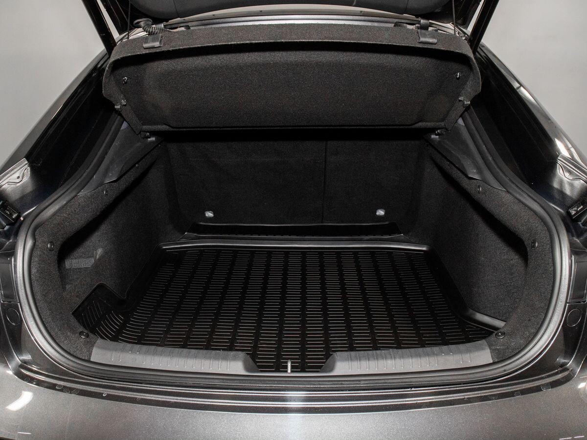 Changan UNI-V 2022 - фото автомобиля