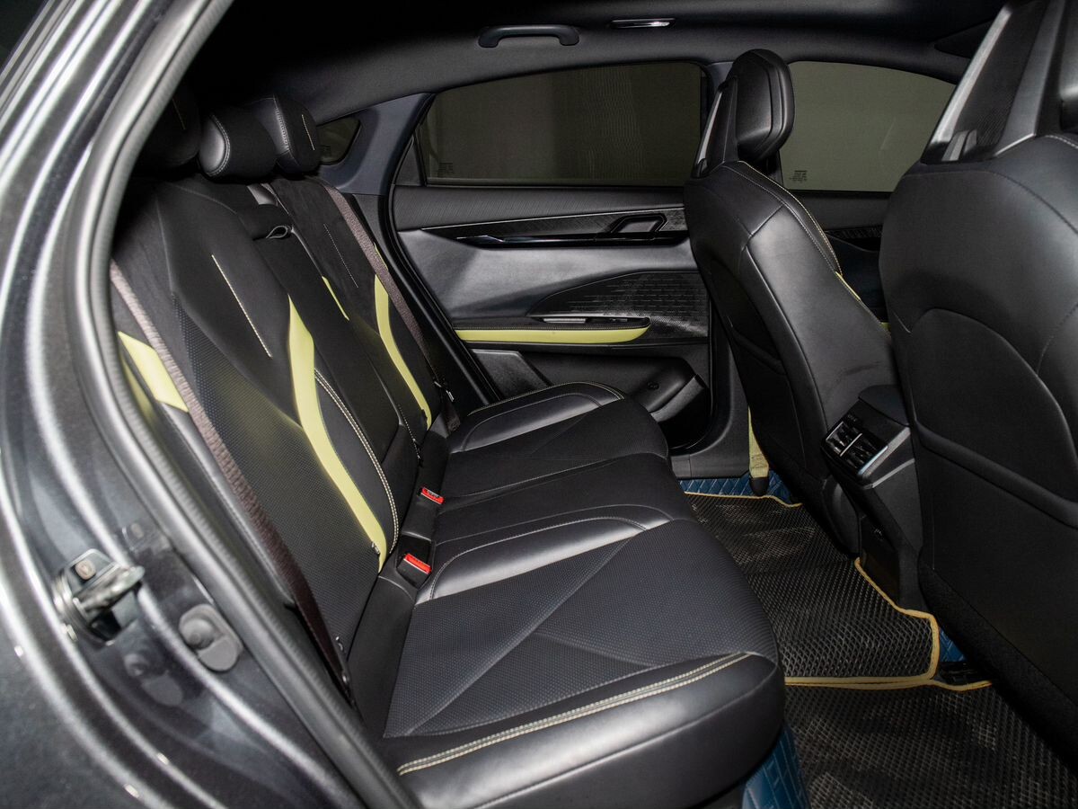 Changan UNI-V 2022 - фото автомобиля