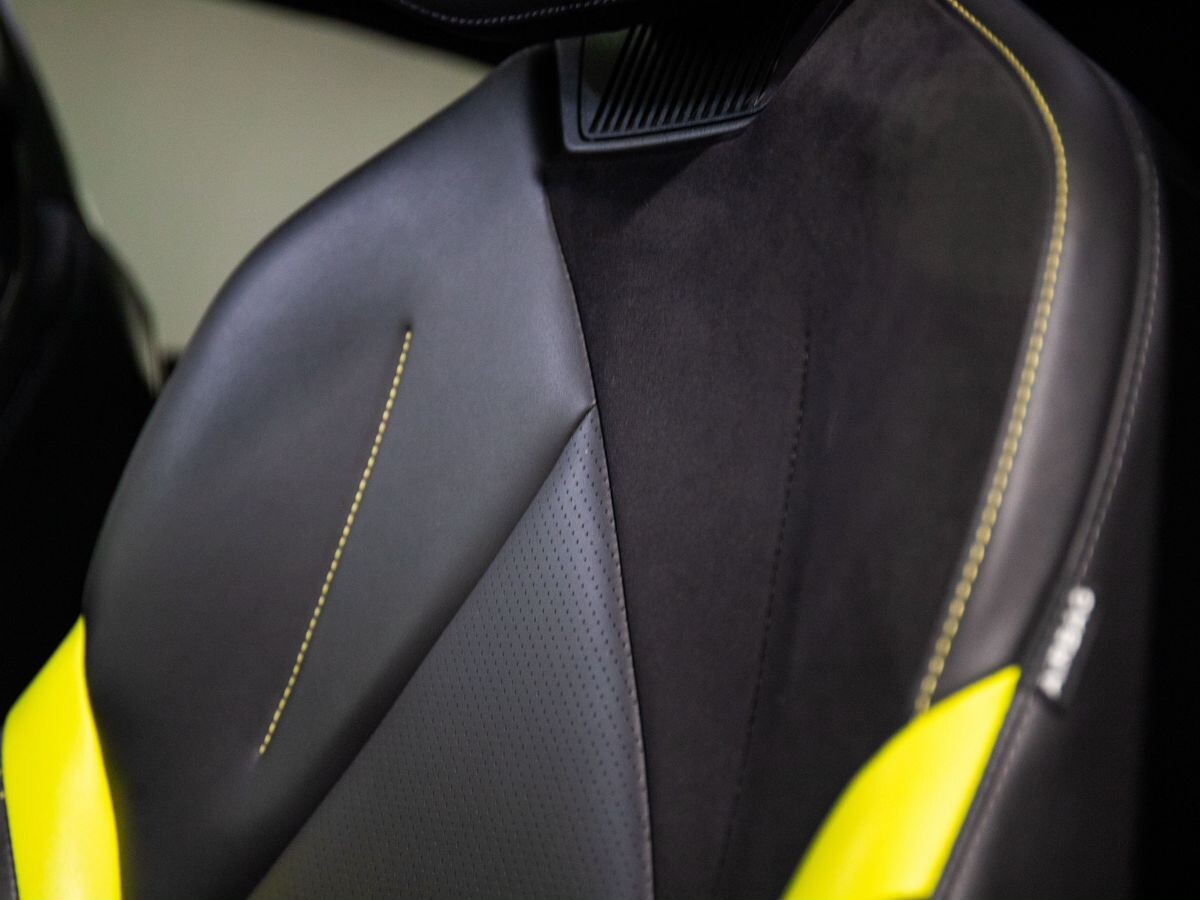 Changan UNI-V 2022 - фото автомобиля