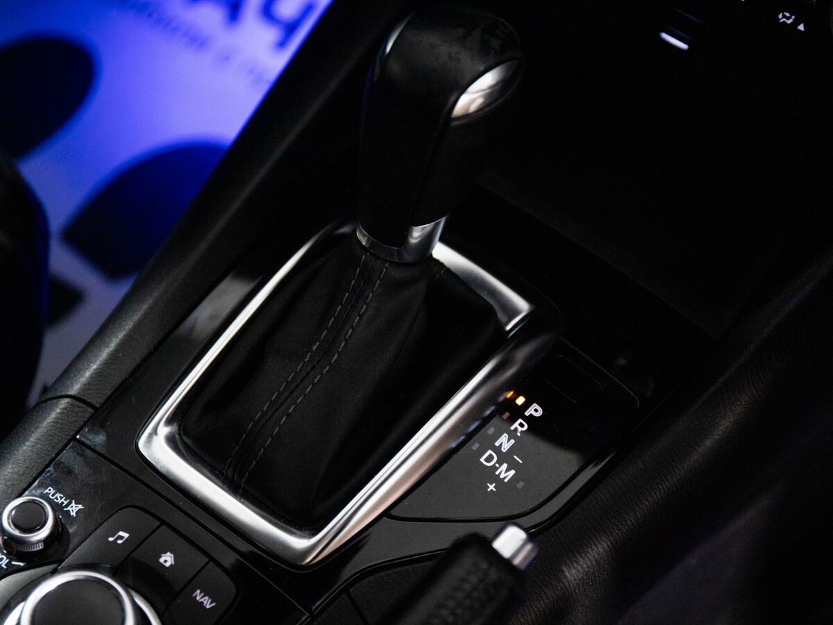 Mazda Axela 2018 - фото автомобиля