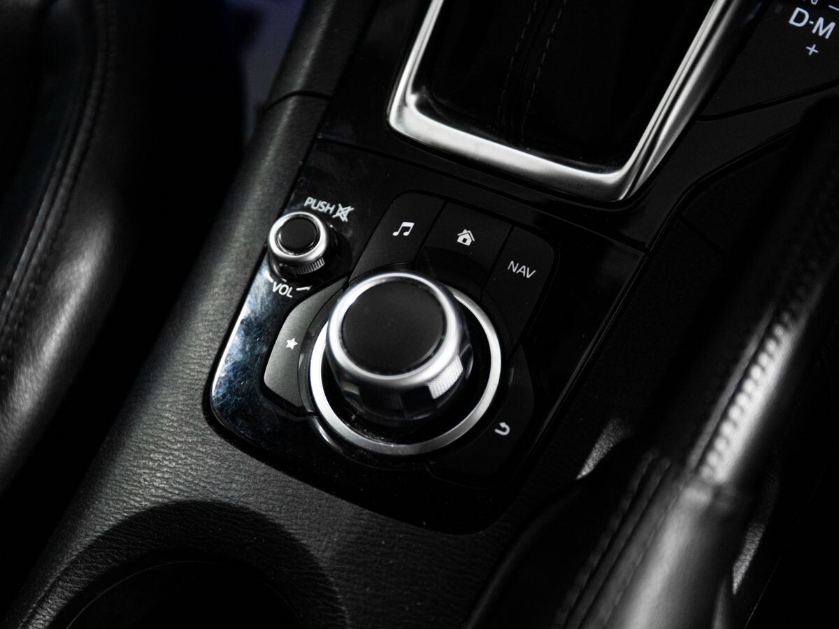 Mazda Axela 2018 - фото автомобиля