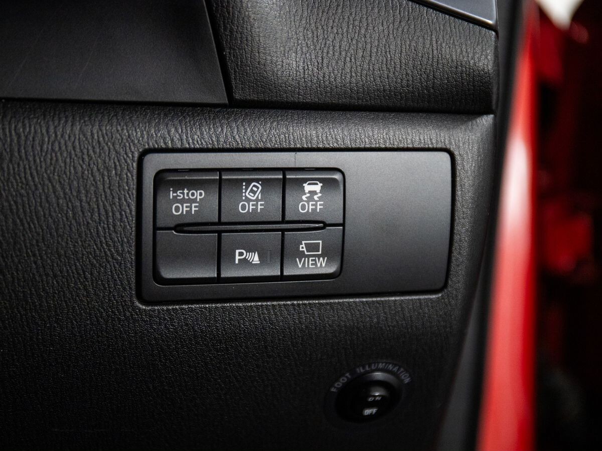 Mazda Axela 2018 - фото автомобиля