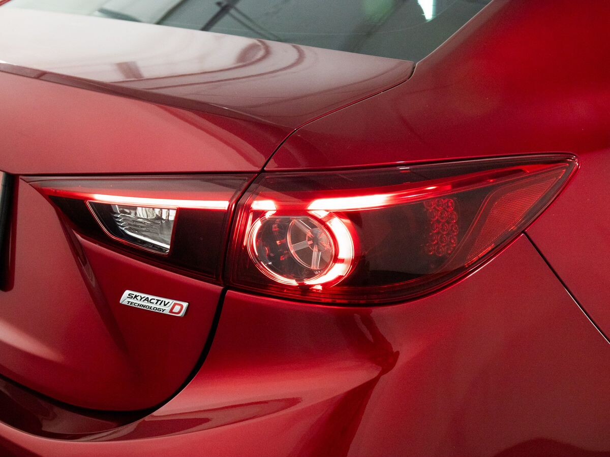 Mazda Axela 2018 - фото автомобиля