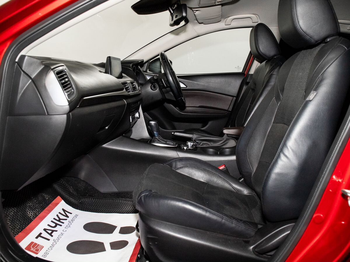 Mazda Axela 2018 - фото автомобиля