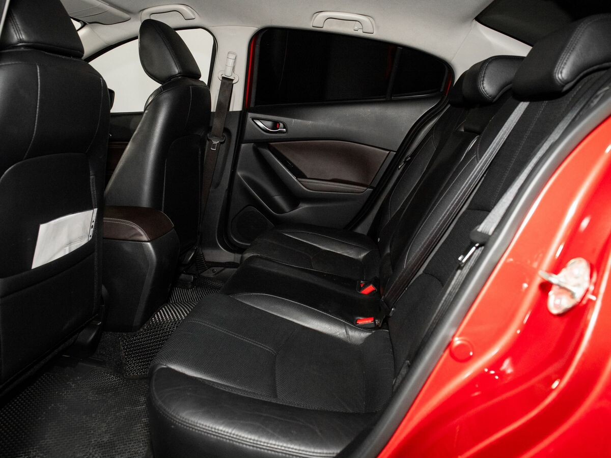 Mazda Axela 2018 - фото автомобиля