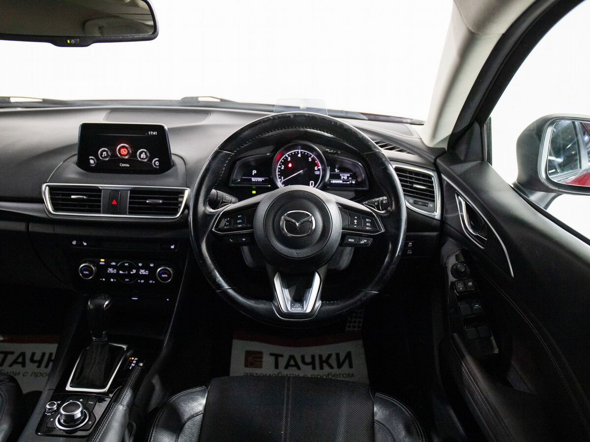 Mazda Axela 2018 - фото автомобиля