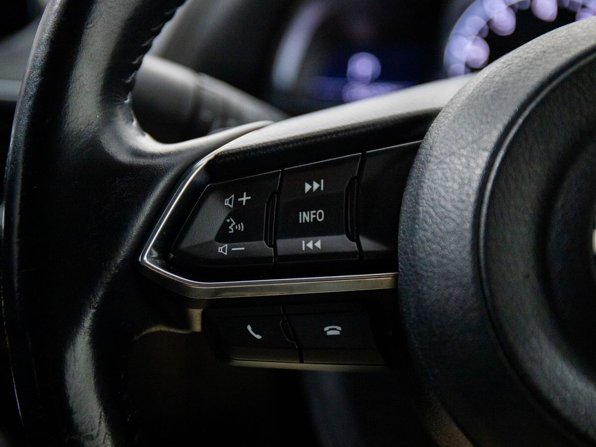 Mazda Axela 2018 - фото автомобиля