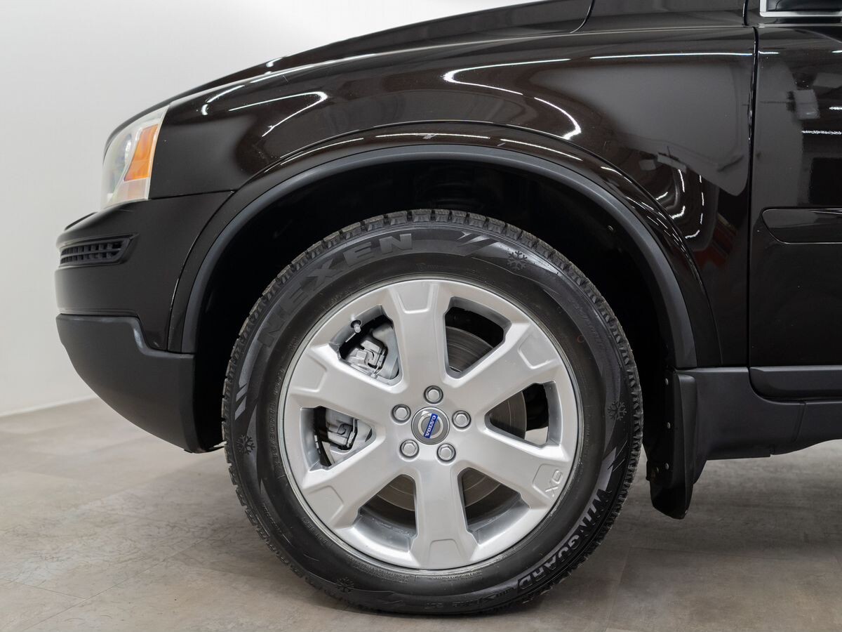 Volvo XC90 2010 - фото автомобиля