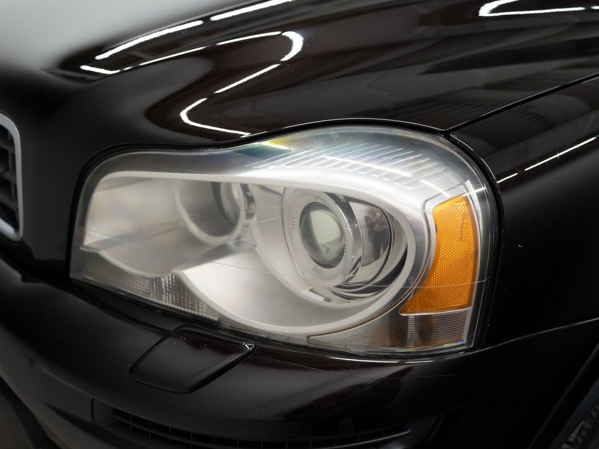 Volvo XC90 2010 - фото автомобиля