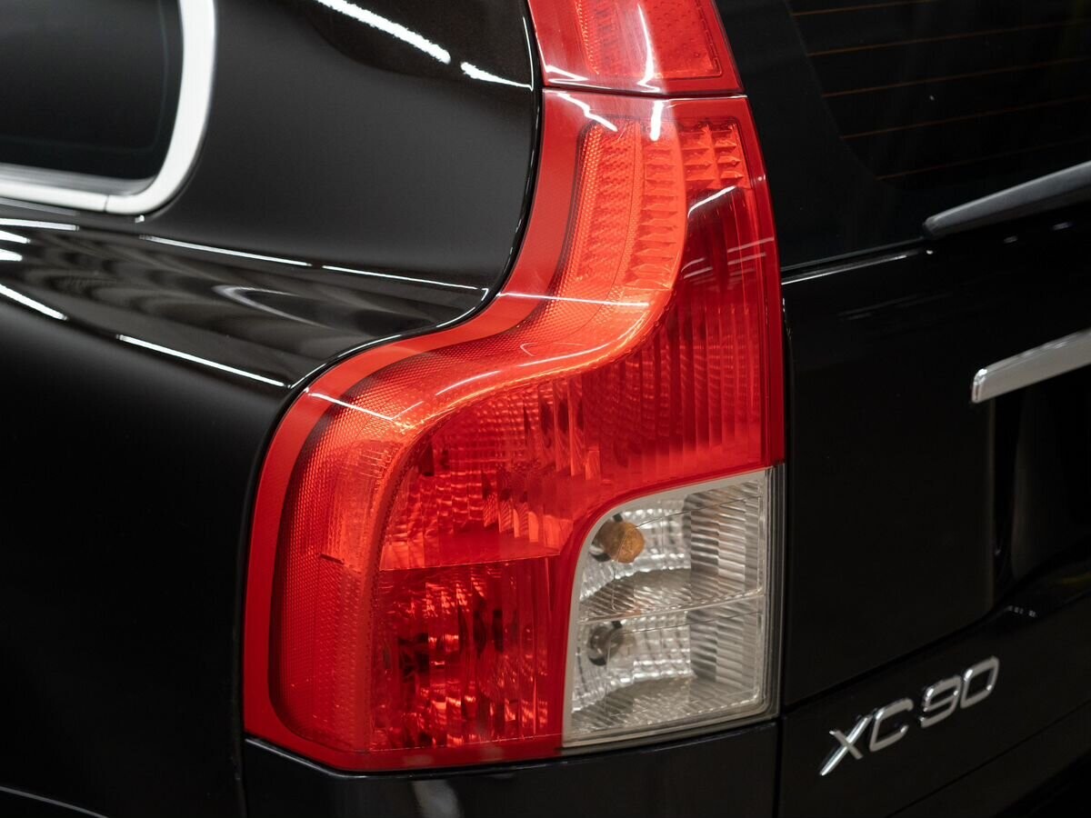 Volvo XC90 2010 - фото автомобиля