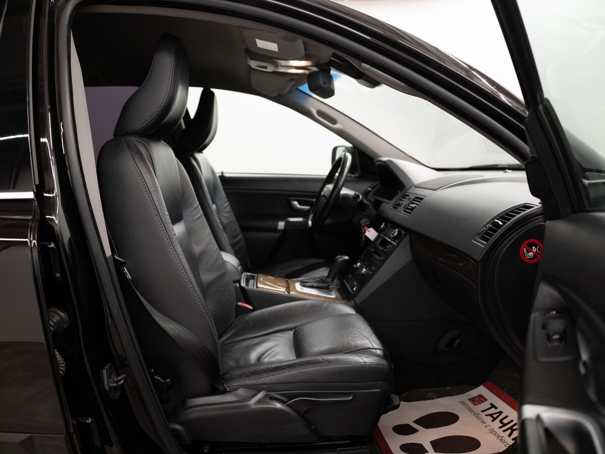 Volvo XC90 2010 - фото автомобиля