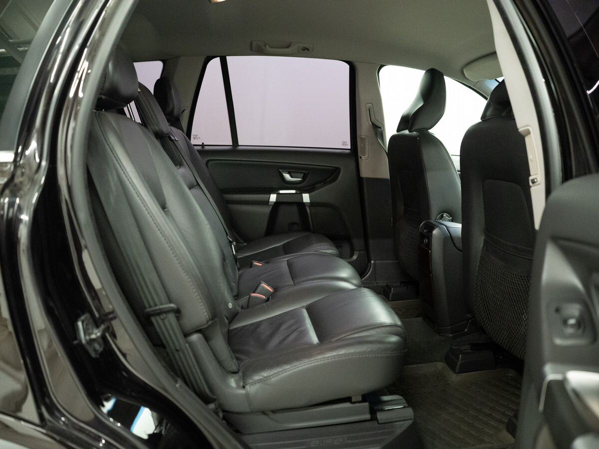 Volvo XC90 2010 - фото автомобиля