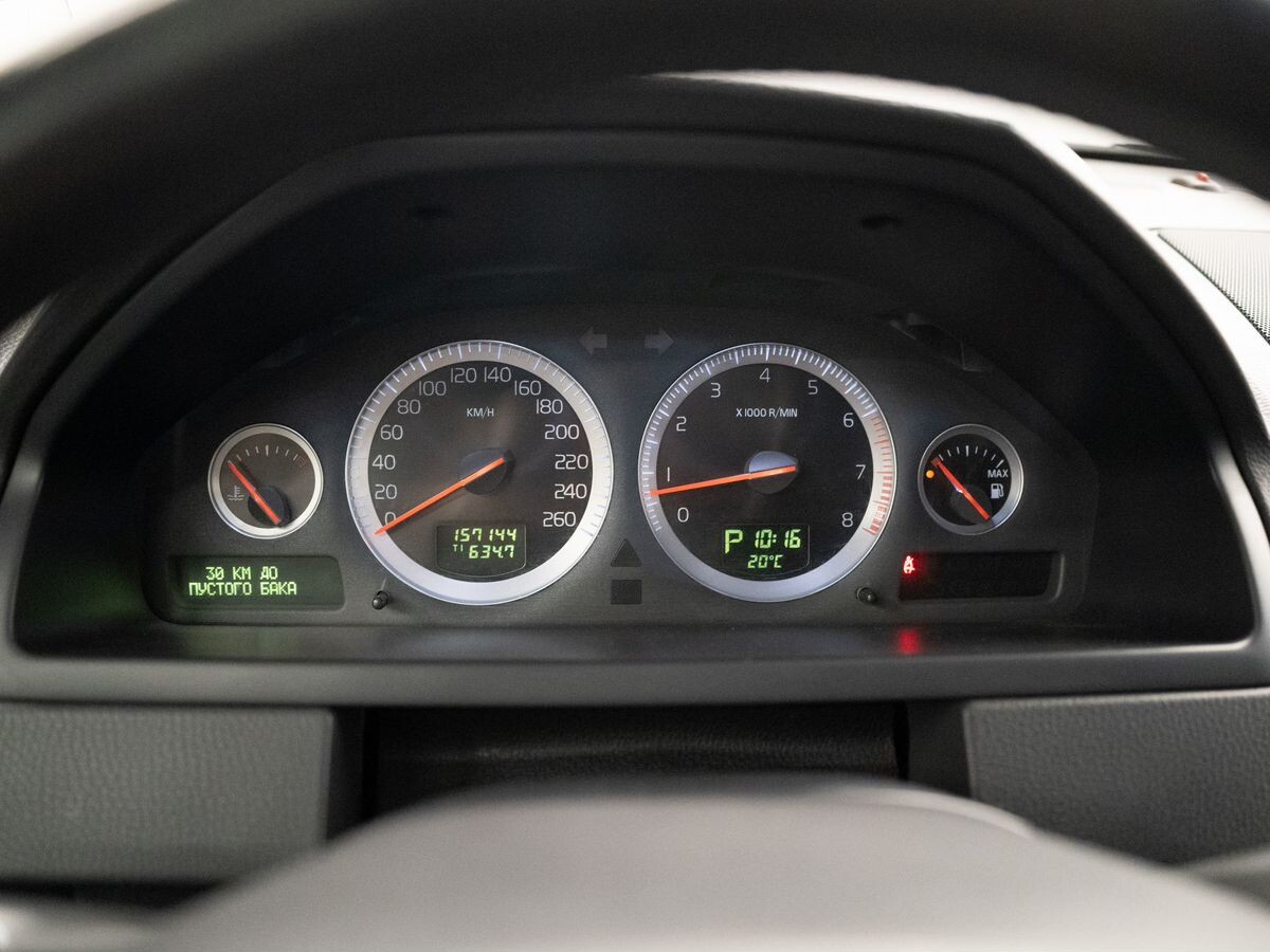 Volvo XC90 2010 - фото автомобиля