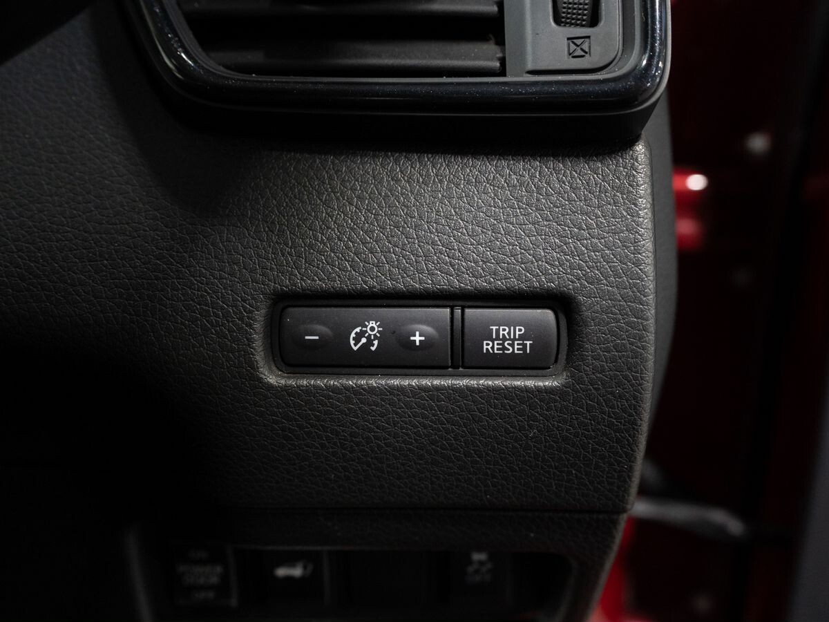 Nissan X-Trail 2017 - фото автомобиля