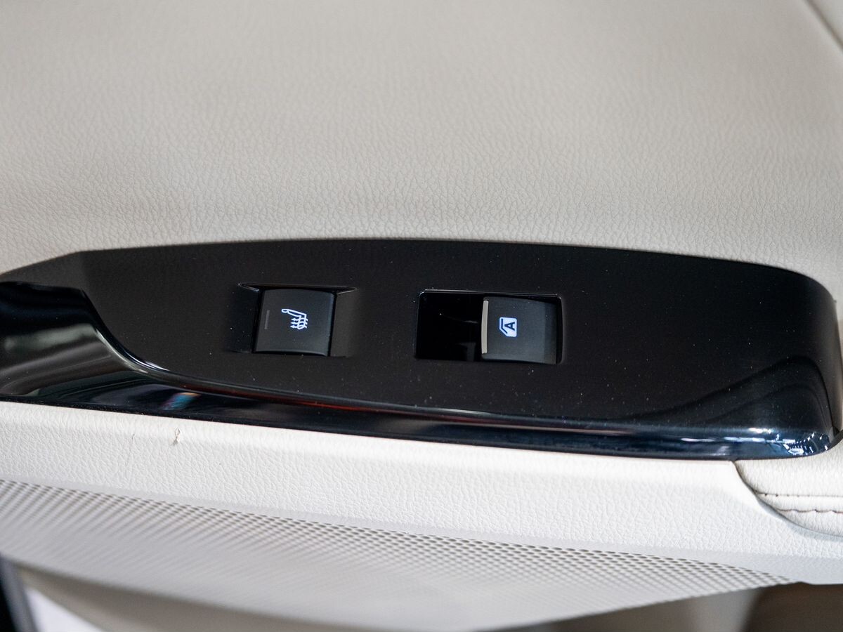 Toyota Camry 2019 - фото автомобиля