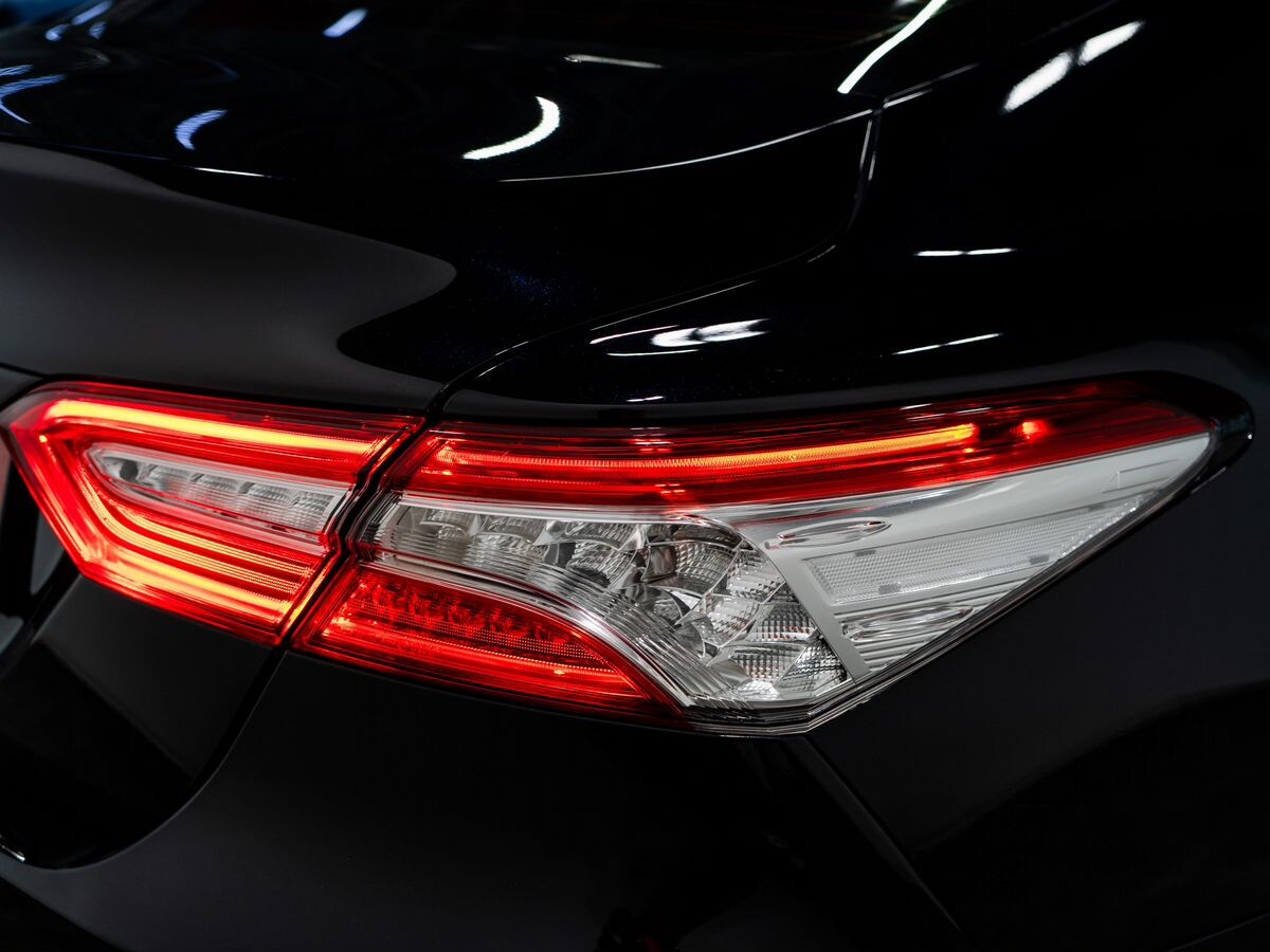 Toyota Camry 2019 - фото автомобиля