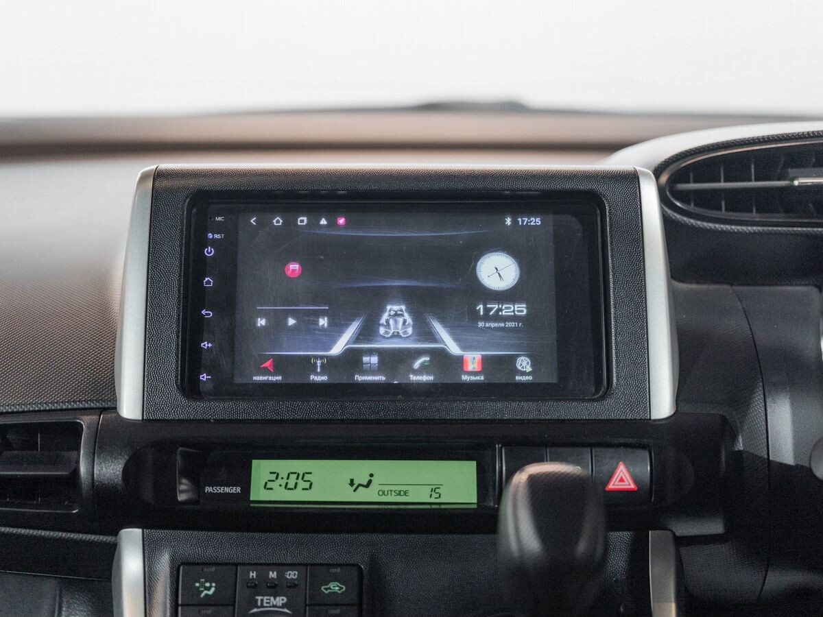 Toyota Wish 2010 - фото автомобиля