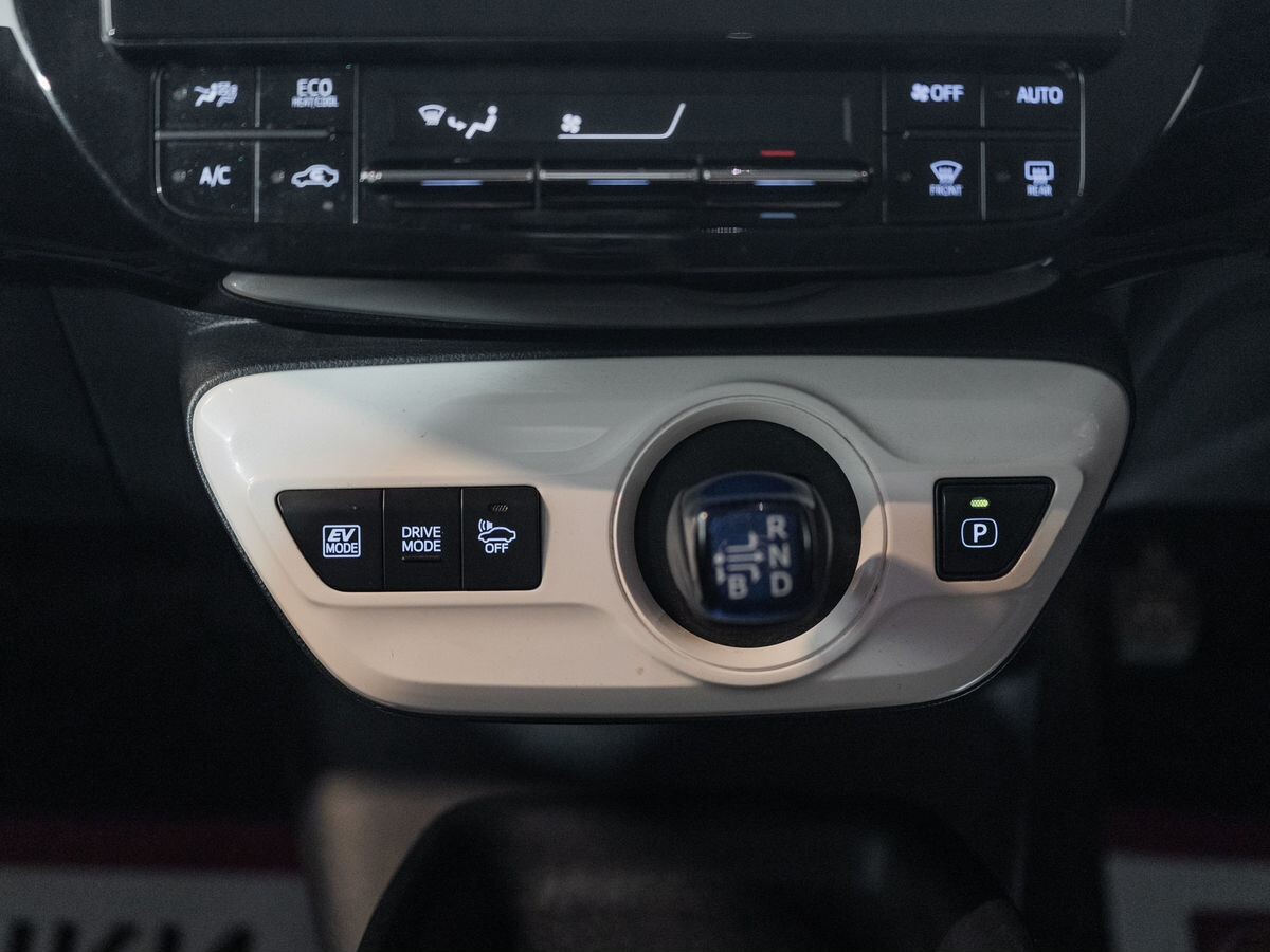 Toyota Prius 2016 - фото автомобиля