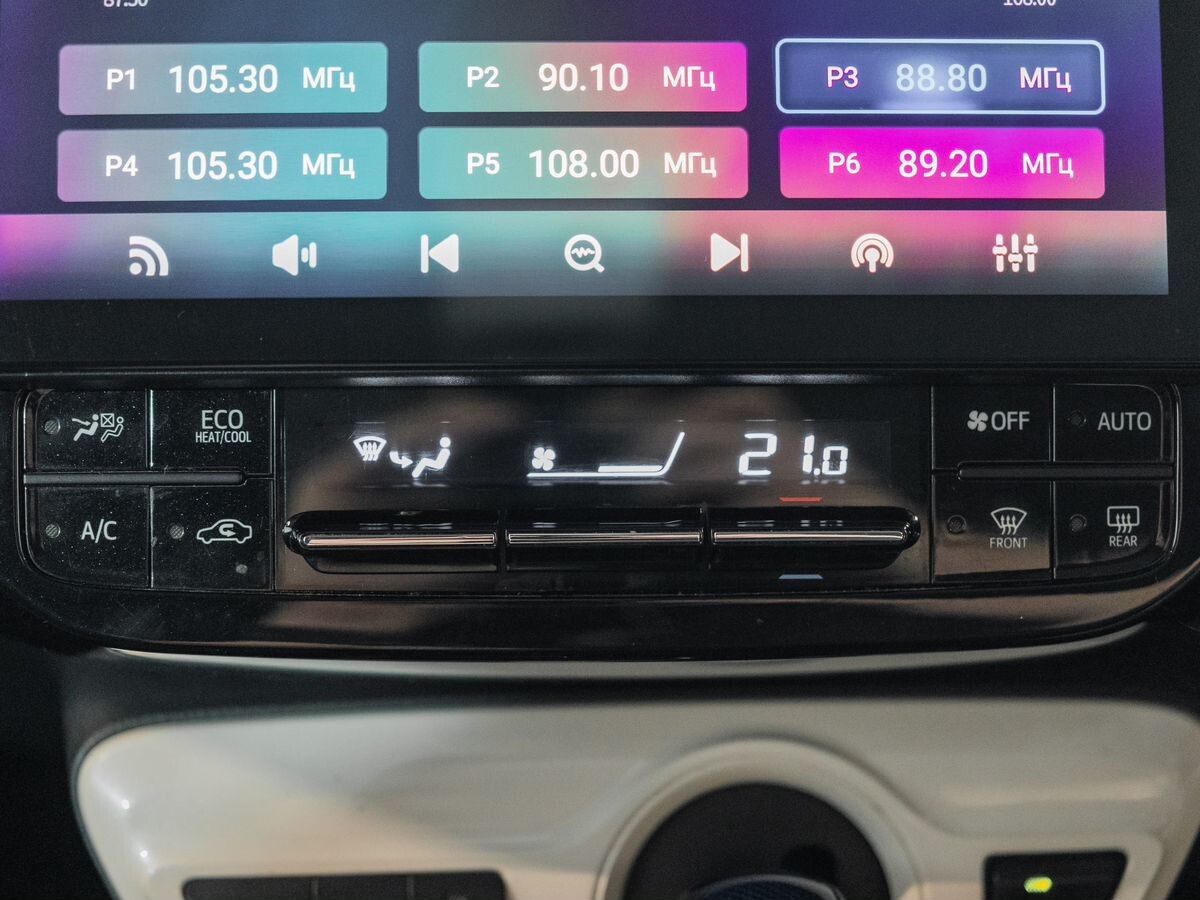 Toyota Prius 2016 - фото автомобиля