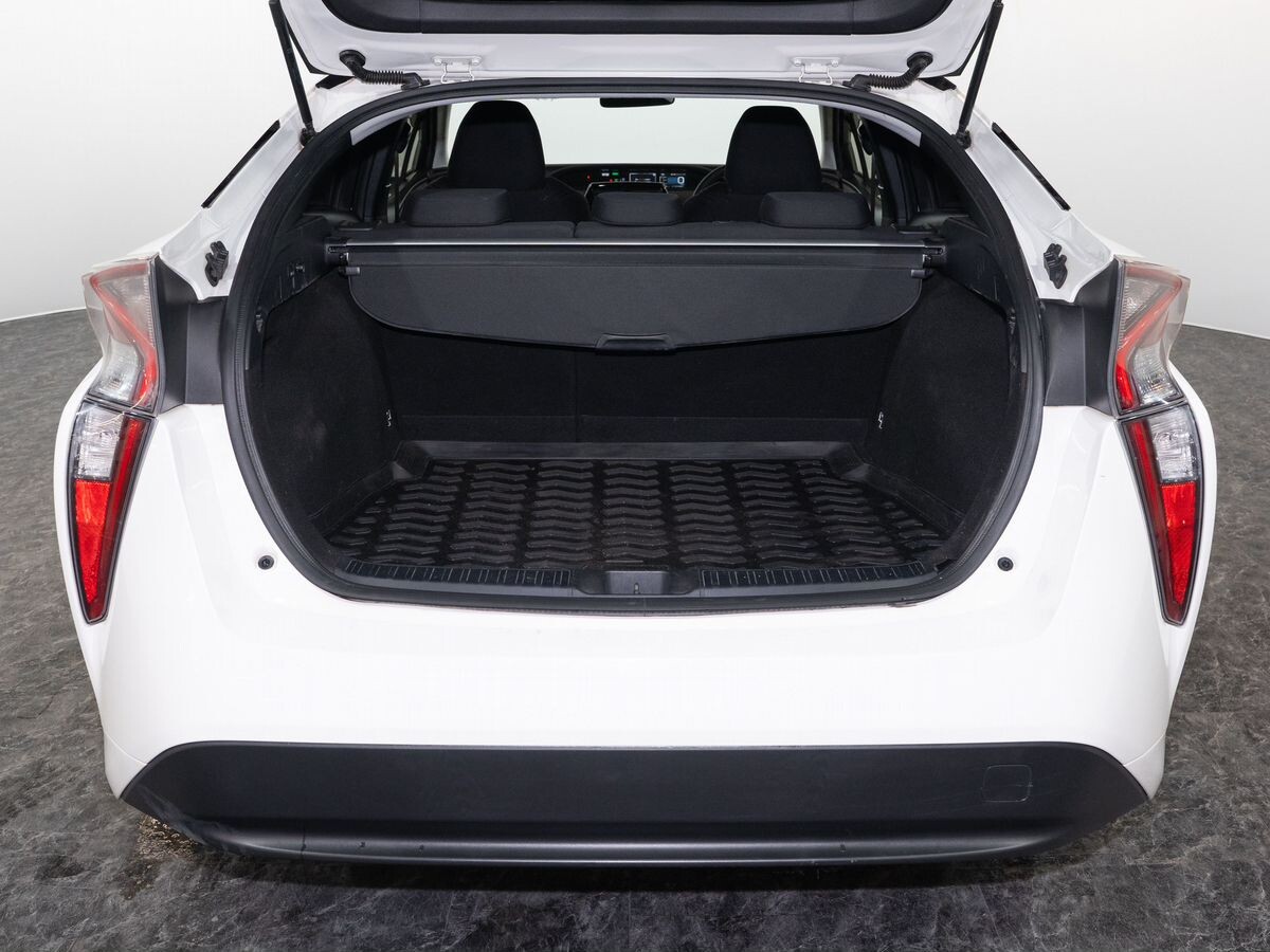 Toyota Prius 2016 - фото автомобиля