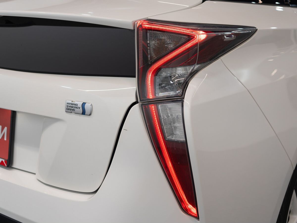 Toyota Prius 2016 - фото автомобиля
