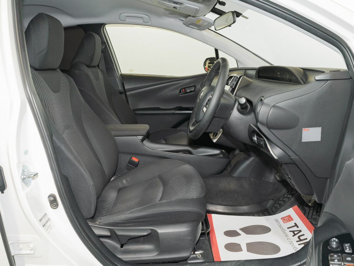 Toyota Prius 2016 - фото автомобиля