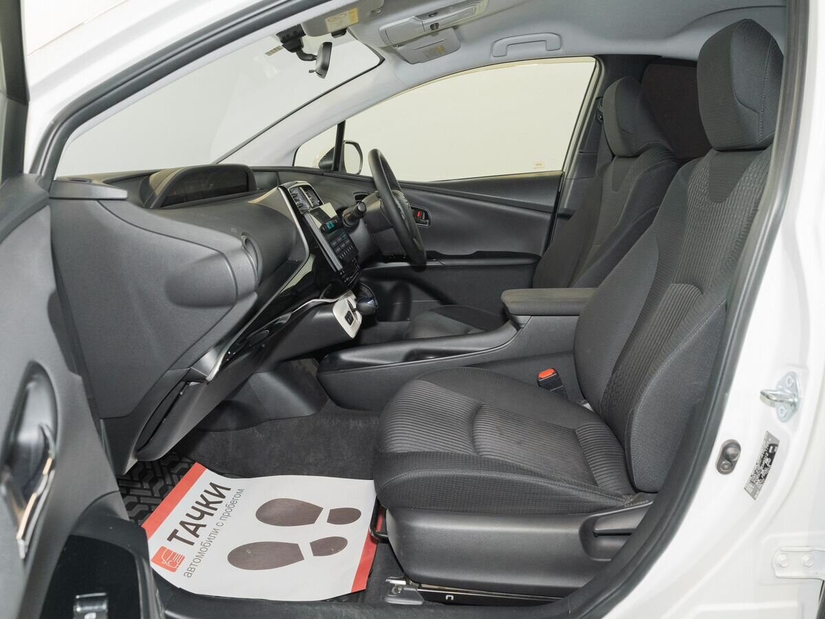 Toyota Prius 2016 - фото автомобиля