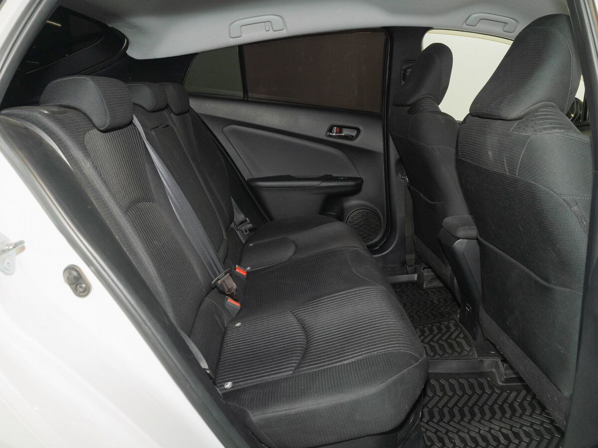 Toyota Prius 2016 - фото автомобиля