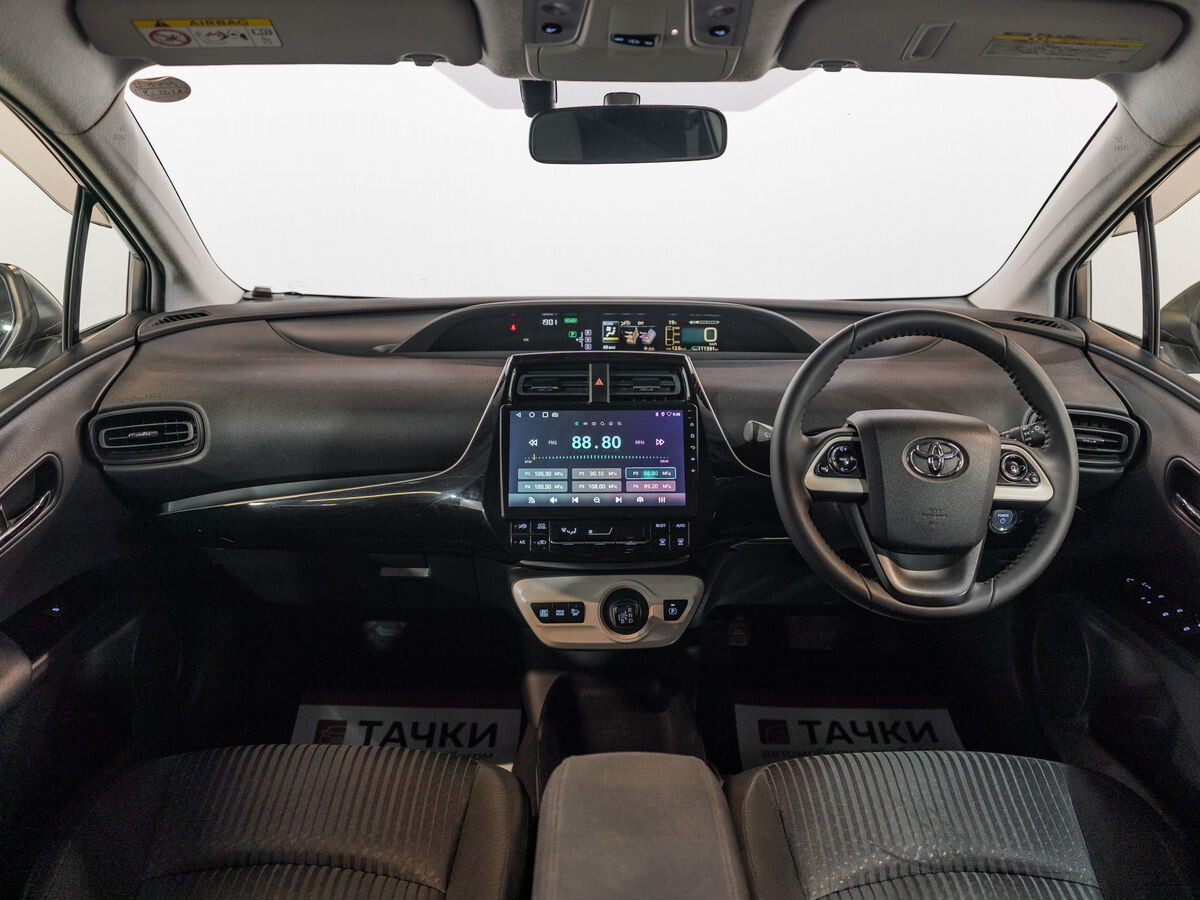 Toyota Prius 2016 - фото автомобиля