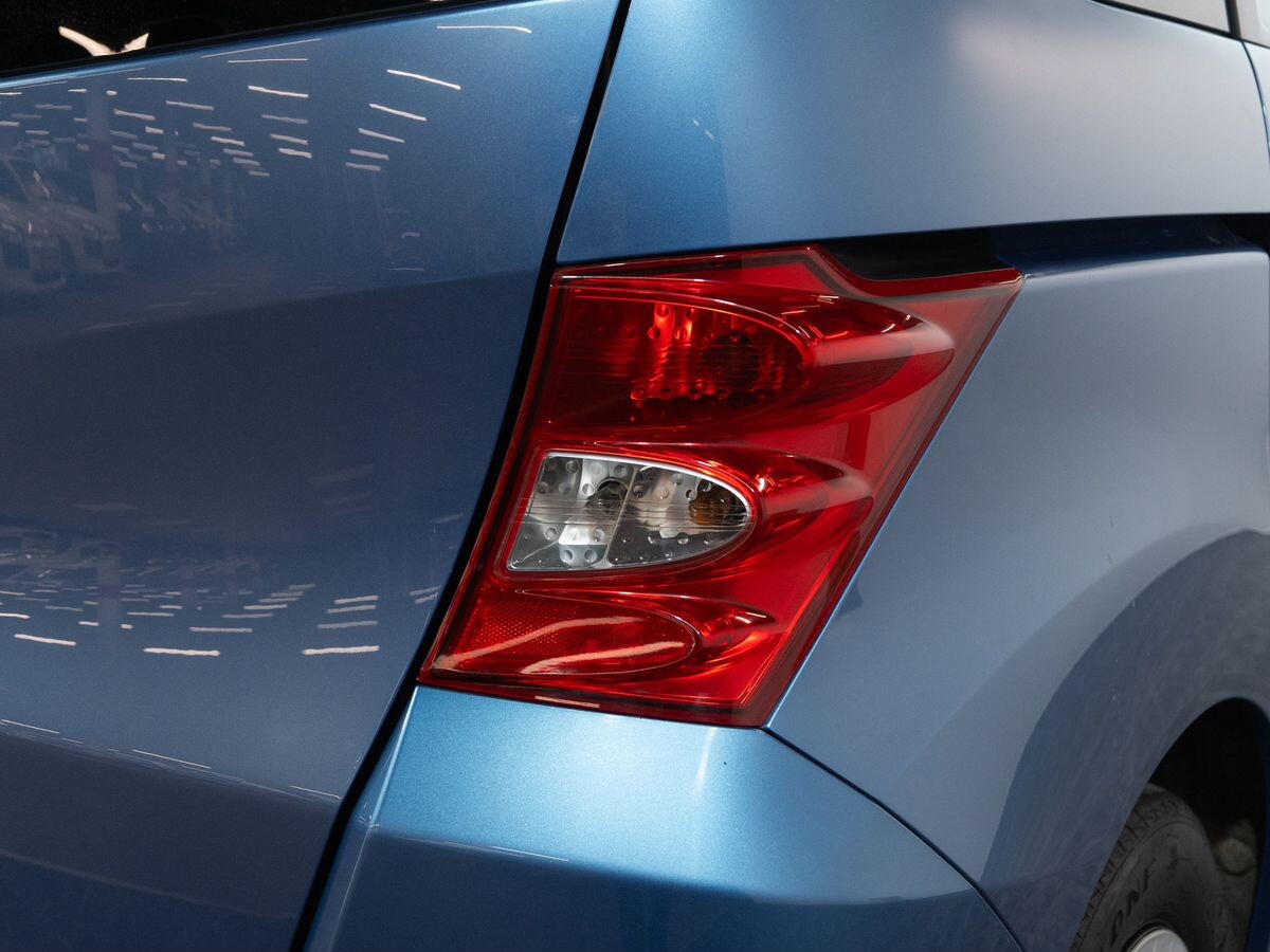 Honda Freed 2010 - фото автомобиля